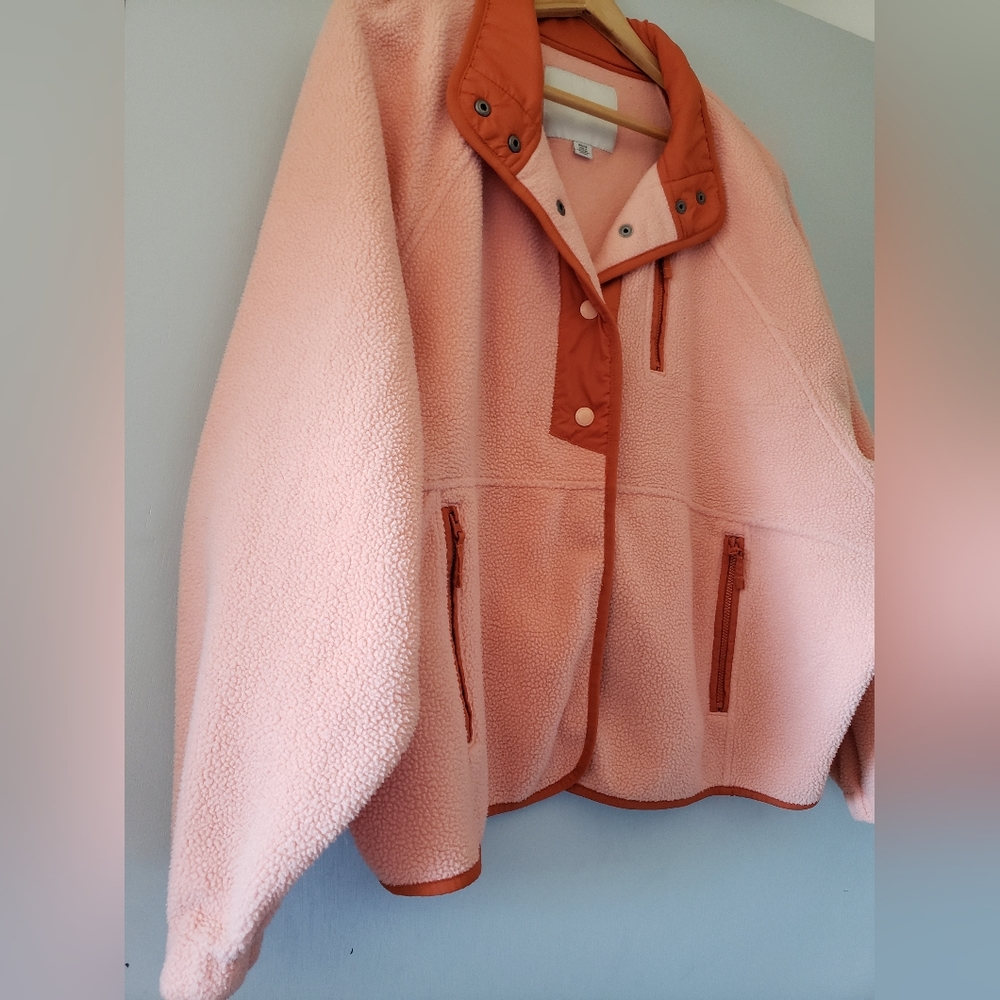 American Eagle peach and orange fleece button up - Picture 5 of 6